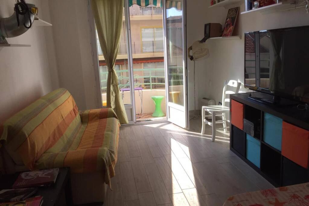 Apartamento Grand F2 60Mq Centre Antibes, Proche Plages, Commerces, 2 Balcons, Parking, Train, Bus, Deco Vintage, Pet Friendly, Ideal Famille Ou 1-2 Couples Exterior foto