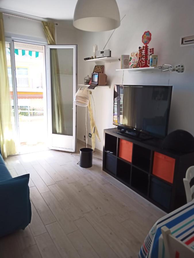 Apartamento Grand F2 60Mq Centre Antibes, Proche Plages, Commerces, 2 Balcons, Parking, Train, Bus, Deco Vintage, Pet Friendly, Ideal Famille Ou 1-2 Couples Exterior foto