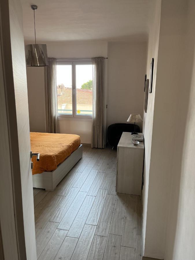 Apartamento Grand F2 60Mq Centre Antibes, Proche Plages, Commerces, 2 Balcons, Parking, Train, Bus, Deco Vintage, Pet Friendly, Ideal Famille Ou 1-2 Couples Exterior foto