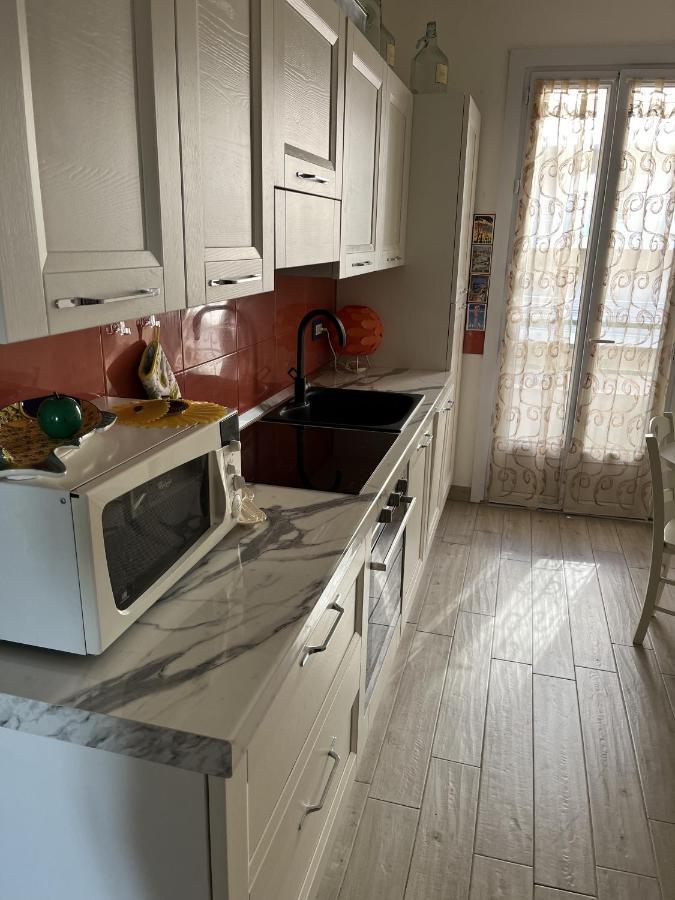 Grand F2 60Mq Centre Antibes, Proche Plages, Commerces, 2 Balcons, Parking, Train, Bus, Deco Vintage, Pet Friendly, Ideal Famille Ou 1-2 Couples Exterior foto